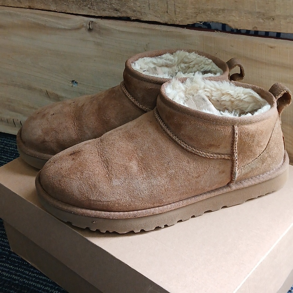 UGG Classic Ultra Mini Platform Boots Size 9 - Picture 1 of 10
